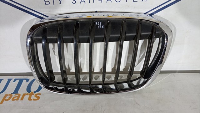 Решітка радіатора ліва 7383363 BMW