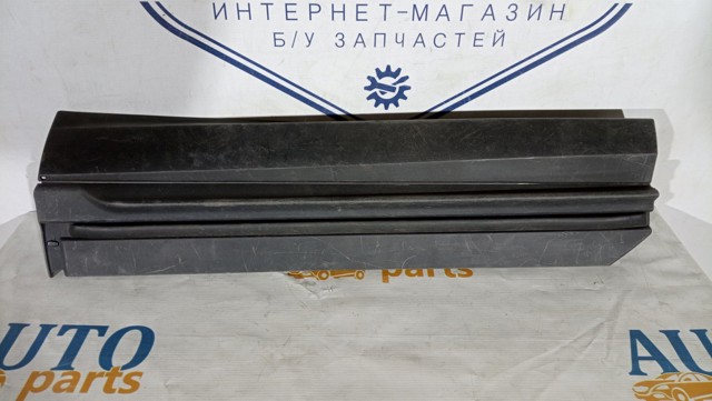 Молдинг задніх правих дверей 7507548140 TOYOTA