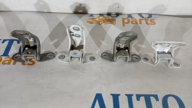 Петля водійських дверей 793103X200 HYUNDAI
