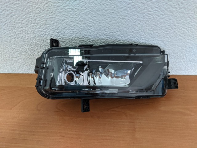 Туманка права 7C0941662A VAG