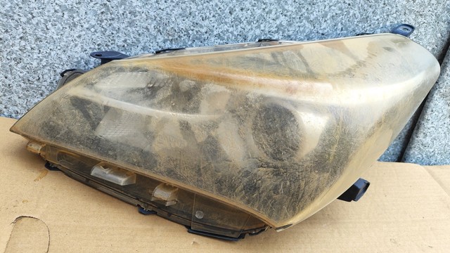 Фара ліва Toyota Yaris