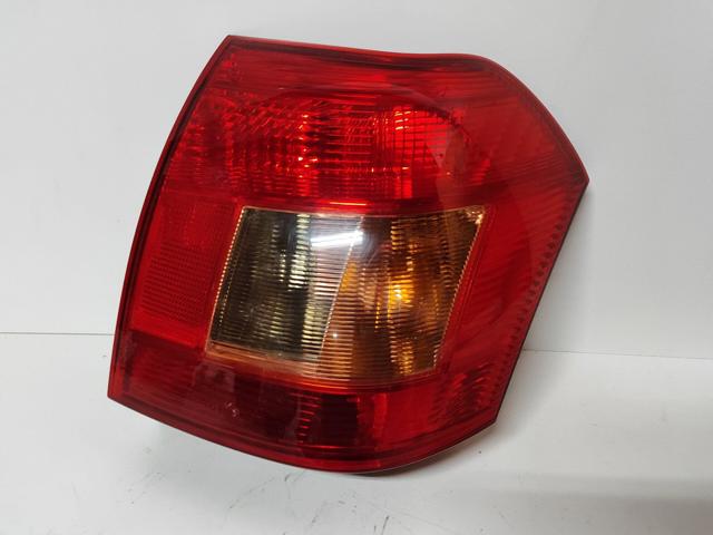Задній правий стоп 8155102150 TOYOTA