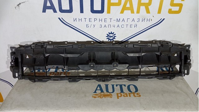 Кронштейн решітки радіатора 81A853037D VAG