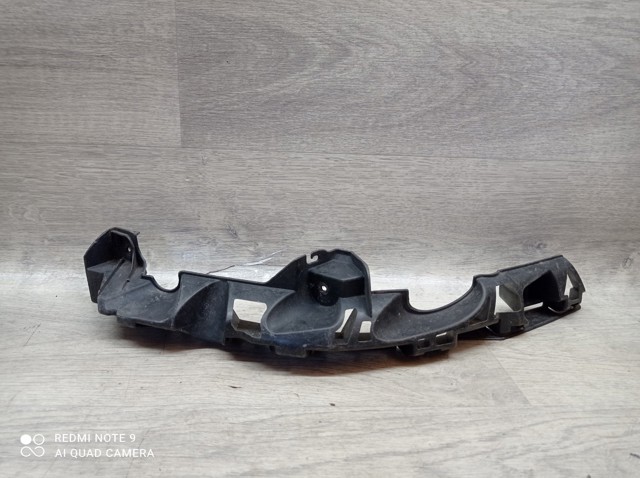 Кронштейн бампера переднього, правий 8200114674 RENAULT