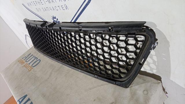 Решітка бампера нижня 8200735103 RENAULT