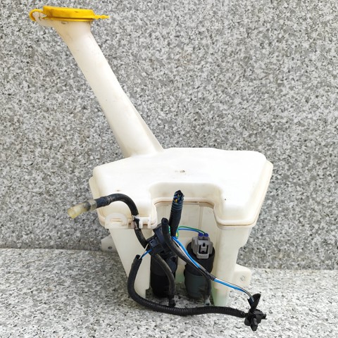 Водяний бачок омивача скла Тойота Яріс