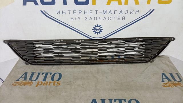 Решітка переднього бампера, центральна 865221H500 HYUNDAI