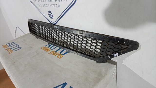 Решітка переднього бампера, нижня 86561D7000 HYUNDAI