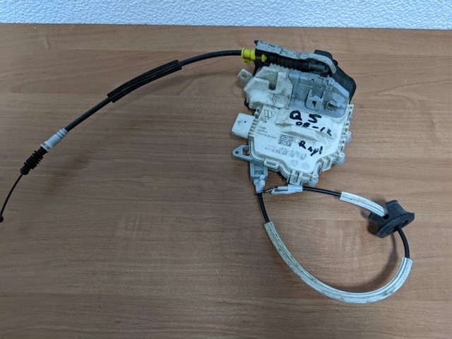 Замок задніх дверей, правих 8K0839016E VAG