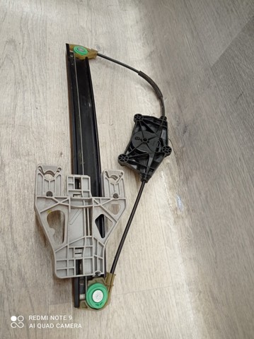 Склопідйомник задніх правих дверей 8K0839462A VAG