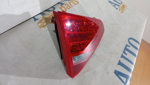 Задня ліва внутрішня фара 8T0945093A VAG
