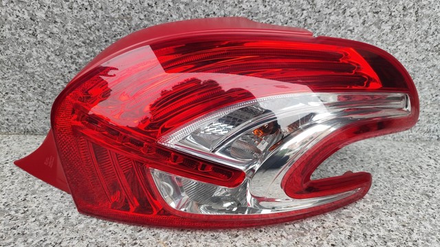 Ліхтар задній правий 9672628380 PEUGEOT