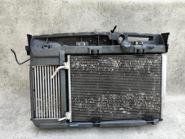 Рамка передньої панелі 9801492280 PEUGEOT
