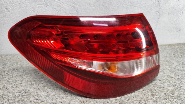 Ліхтар задній лівий A2059060557 MERCEDES