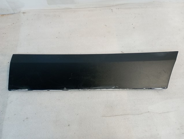 Молдинг передніх правих дверей, нижній A9066900262 MERCEDES