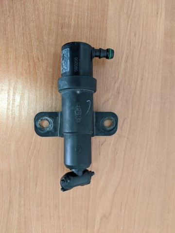 Сопло омивача фари передньої CC2951826 MAZDA
