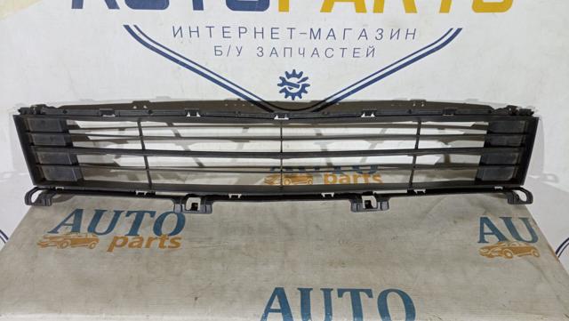 Решітка переднього бампера, центральна GS1D501T1 MAZDA