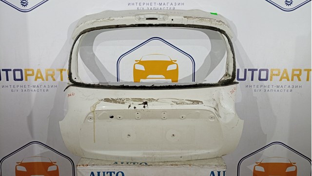 Задні двері багажника K01001KAAE NISSAN