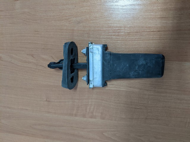 Обмежувач відкриття дверей, задній LR045541 LAND ROVER