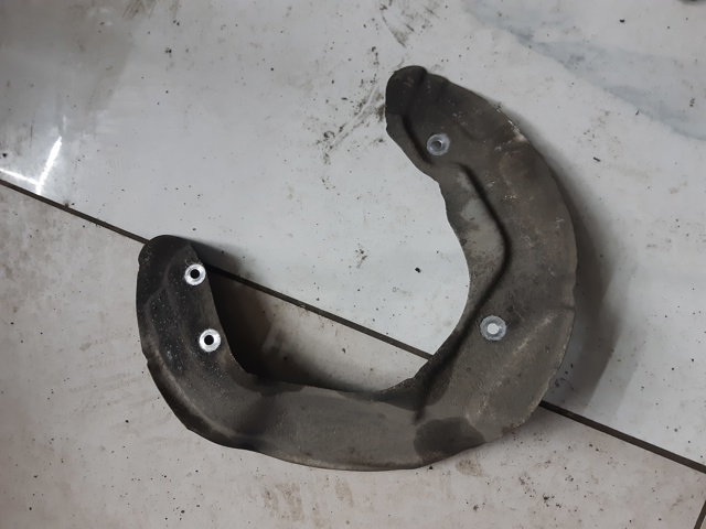 Кожух гальмівного диска 34116872081 BMW