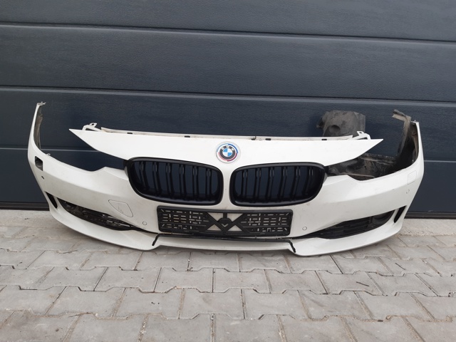 Кожух бампера переднього 51117293019 BMW
