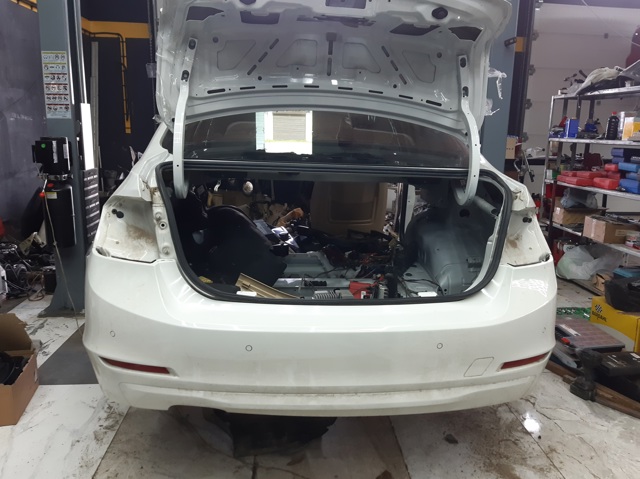 Бампер задній 51127312725 BMW