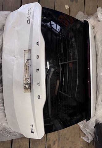 П'яті двері 32384267 VOLVO