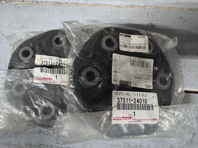 Муфта валу карданного 3751124010 TOYOTA