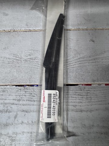 Двірник задній 8524242030 TOYOTA