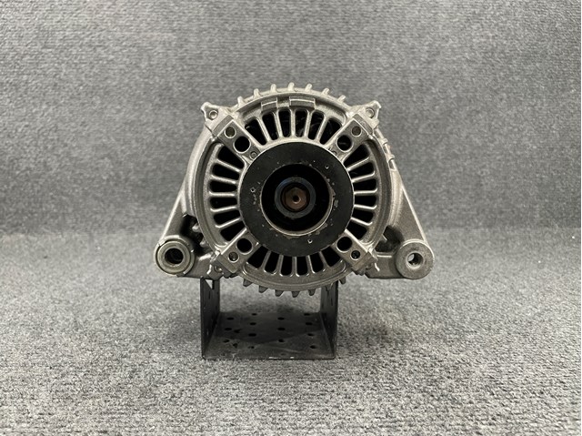 Авто генератор YLE102330 LAND ROVER