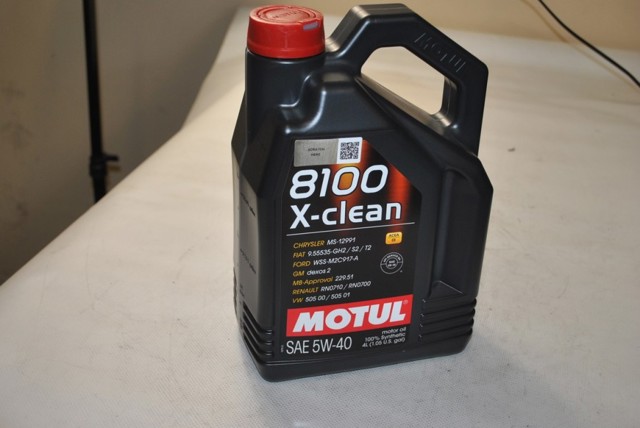 Масло двигуна 104720 MOTUL