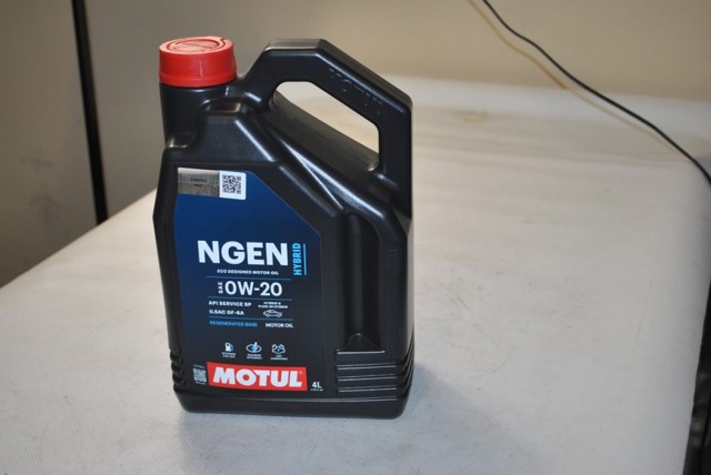 Моторне масло мінеральне 111902 MOTUL