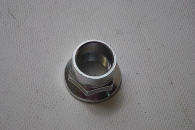 Гайка маточини задньої 402624GA0C NISSAN