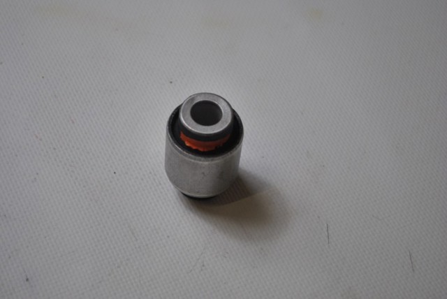 Сайлентблок цапфи задньої 551591MA1A NISSAN