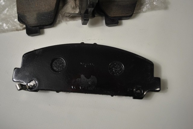 Колодки гальмівні передні, дискові D10609FE0A NISSAN