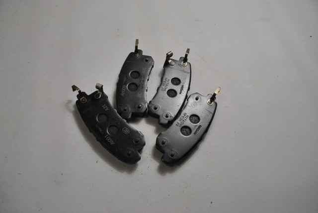 Задні колодки D40601LB8E NISSAN