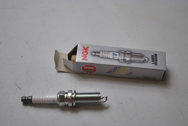 Свічки DILKAR7C9H NGK