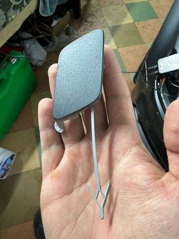 Заглушка бампера буксирувального гака, задня 8V3807241B VAG