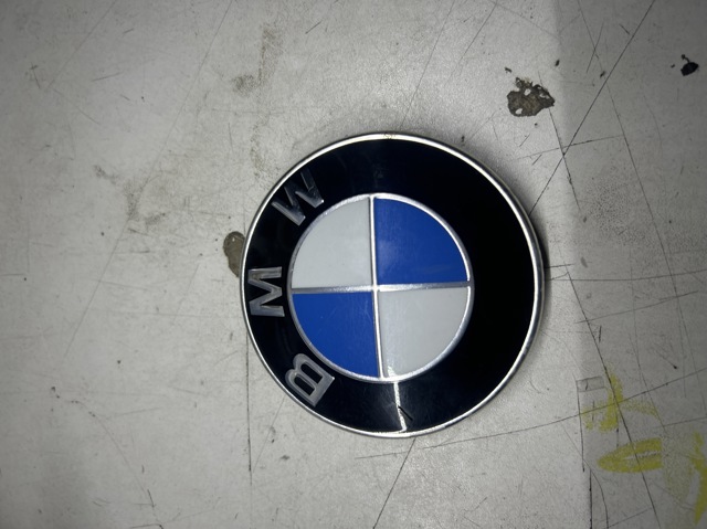 Емблема на кришку багажника, фірм.значок 7499154 BMW