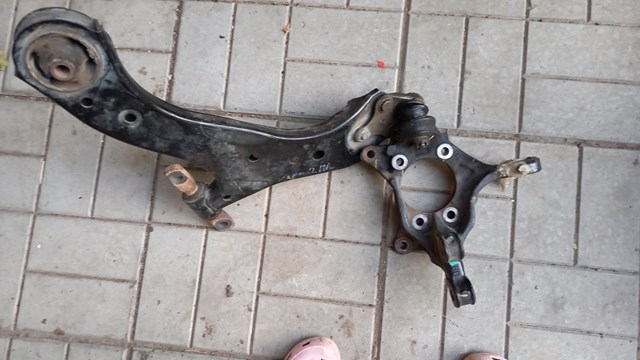 Цапфа передні праві 4321106250 TOYOTA