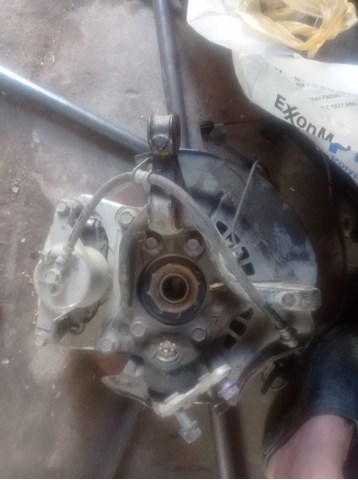 Цапфа - поворотний кулак передній, лівий 4321206260 TOYOTA