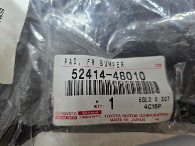 Ліве кріплення переднього бампера 5241448010 TOYOTA