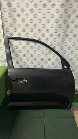 Дверка передня права 6700160830 TOYOTA