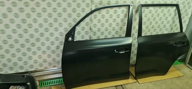 Водійські двері 6700260840 TOYOTA