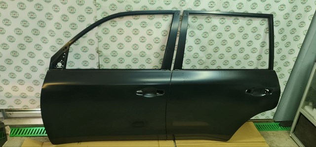 Дверь передня ліва 6700260850 TOYOTA