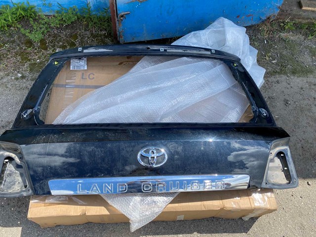 П'яті двері 6700560D51 TOYOTA