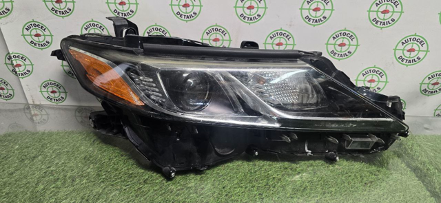 Фара передня права 8111006C40 TOYOTA