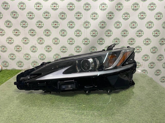 Фара комбінована, передня 8114533F10 TOYOTA