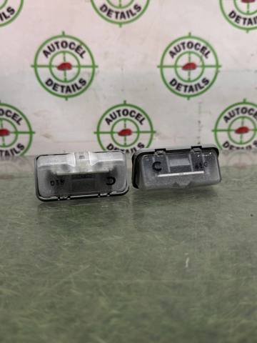 Ліхтар підсвічування заднього номерного знака 8120433030 TOYOTA
