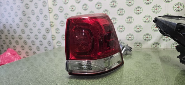 Фара задня права зовнішня 8155160820 TOYOTA